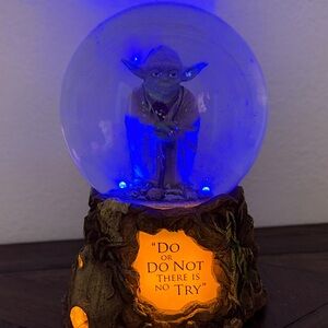 STAR WARS Jedi Master Yoda Glitter Globe Limited Edition Bradford Exchange